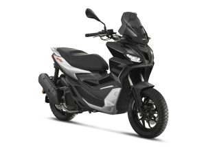 2021_Aprilia_SR_GT_125_Nero_3-4AntDX_anabbaglianti_bianco-1100×786