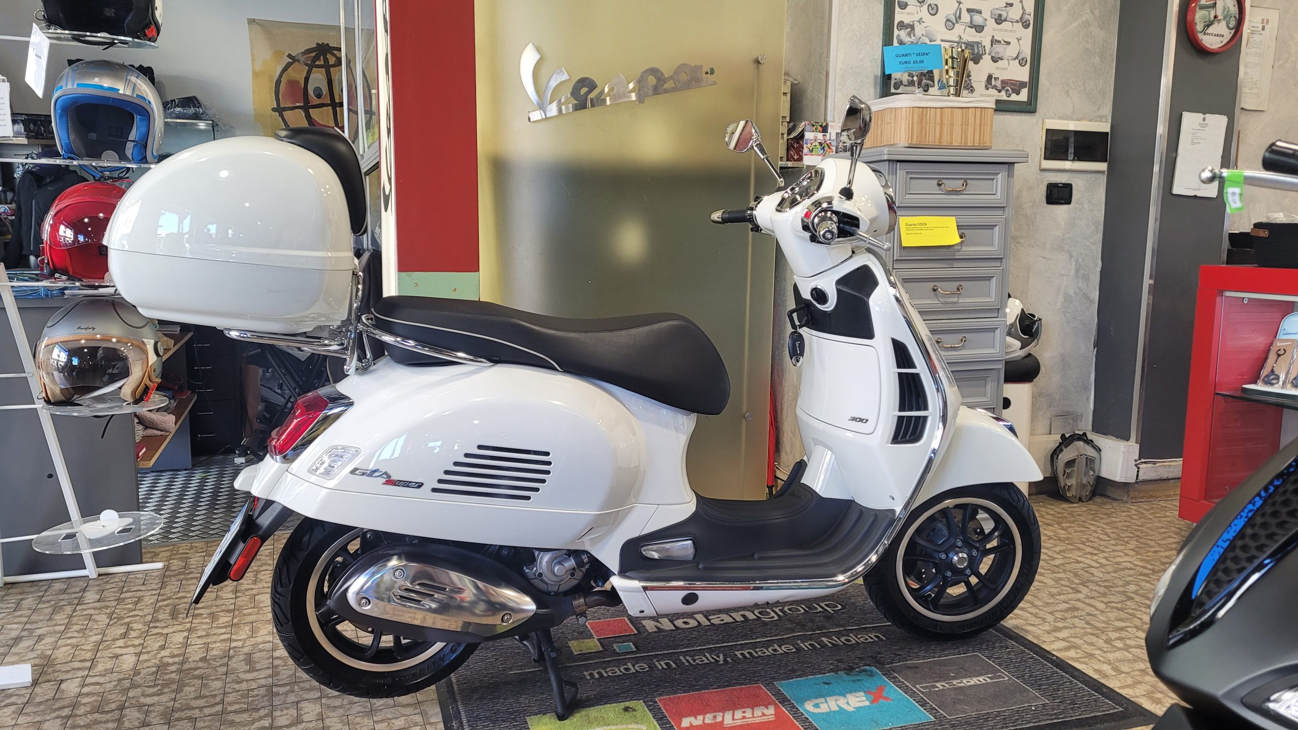 Vespa Gts 300 Super hpe Abs/Asr-image
