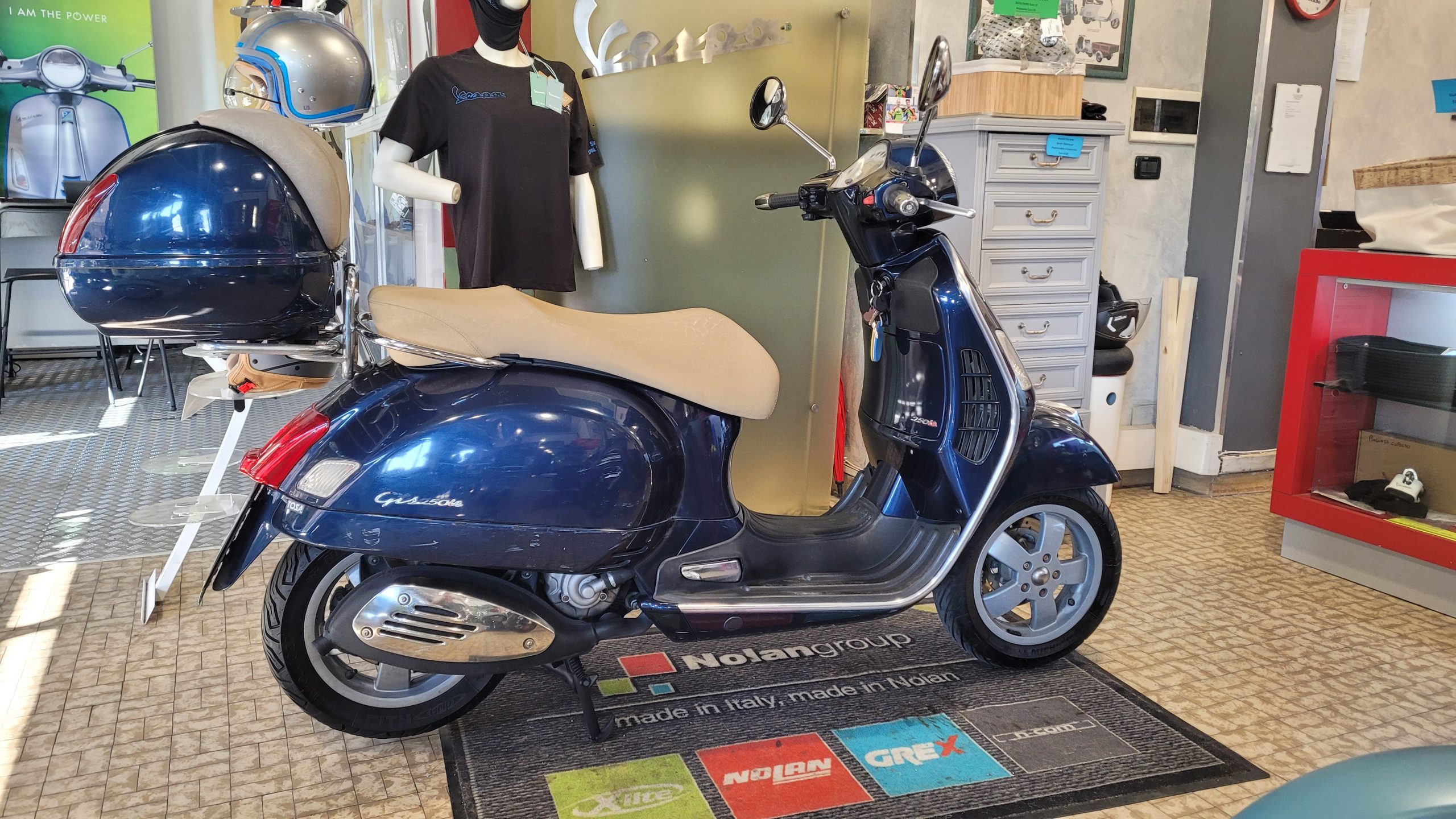 Vespa Gts 250 ie-image
