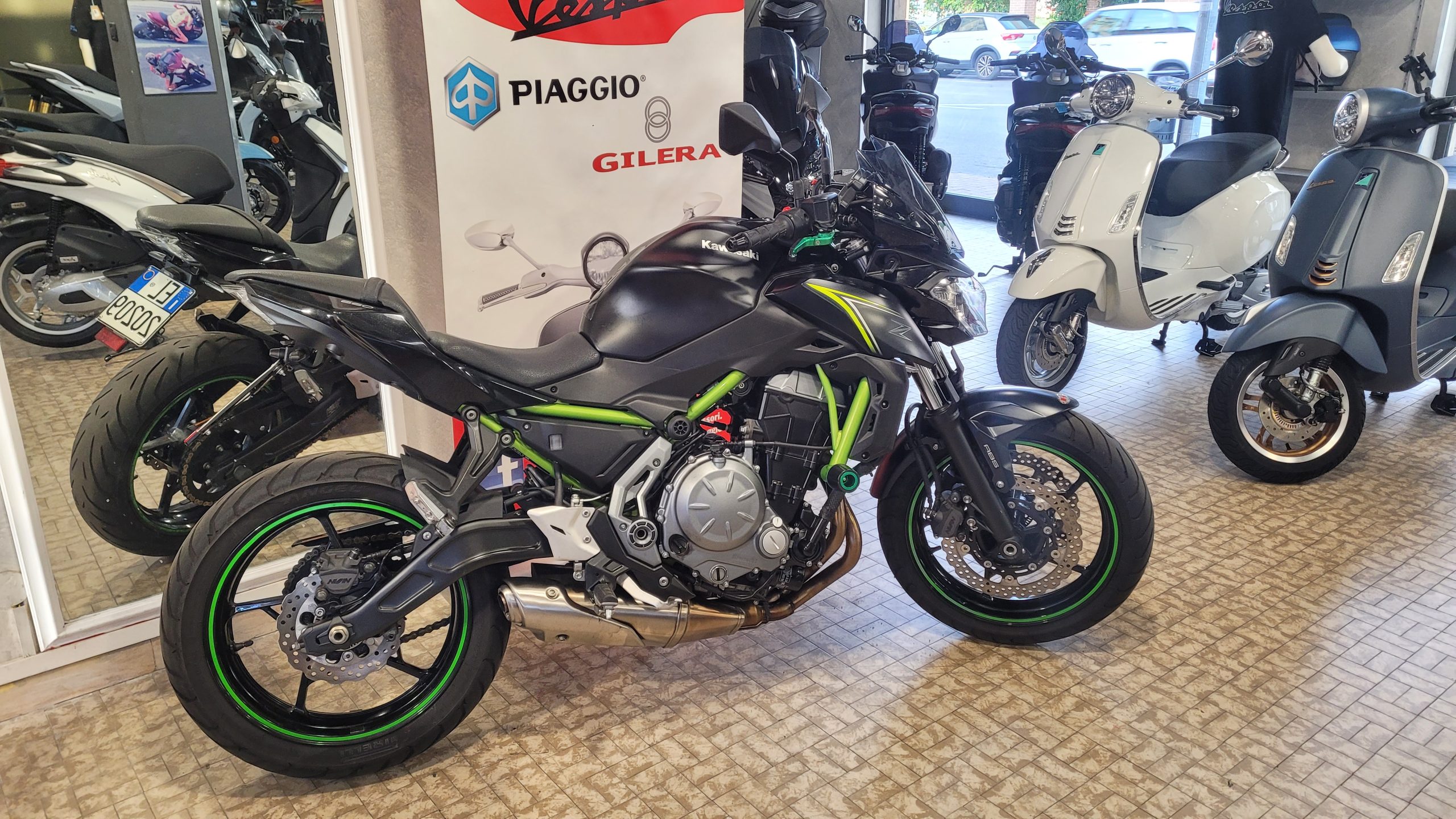 Kawasaki Z650-image